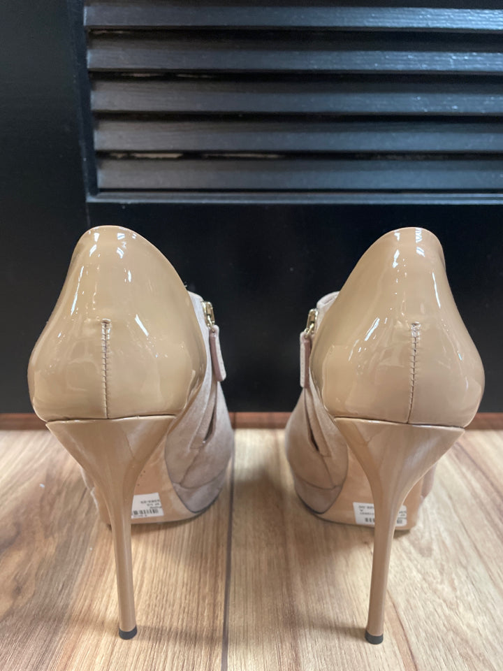 Gucci Size 37 1/2 Beige Suede Pump