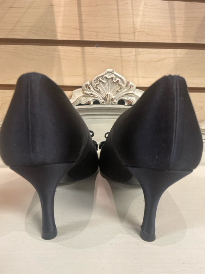 Stuart Weitzman Size 8 1/2 Black Satin Pump